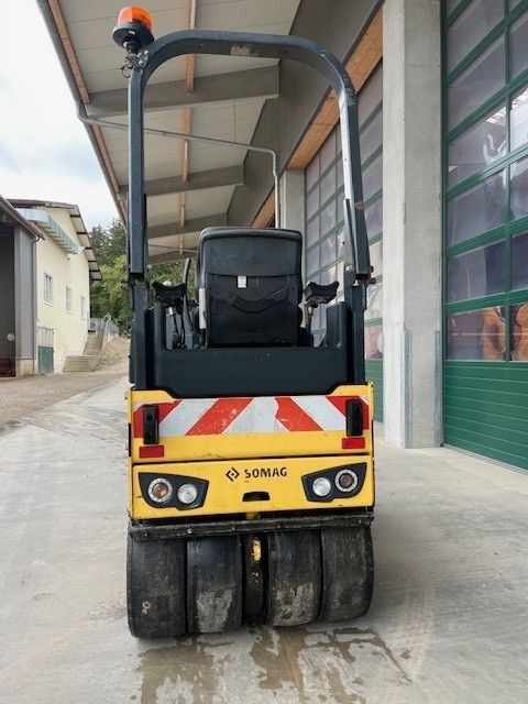 BOMAG BW 100 AC-5 - Yhdistelmäjyrä: kuva BOMAG BW 100 AC-5 - Yhdistelmäjyrä BOMAG BW 100 AC-5 - Yhdistelmäjyrä: kuva BOMAG BW 100 AC-5 - Yhdistelmäjyrä