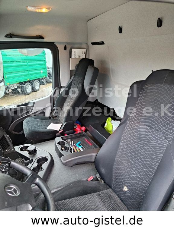 Pressukapelli kuorma-auto Mercedes-Benz Antos 1833 4x2 BL*Dautel DL1500s Hebebühne: kuva Pressukapelli kuorma-auto Mercedes-Benz Antos 1833 4x2 BL*Dautel DL1500s Hebebühne