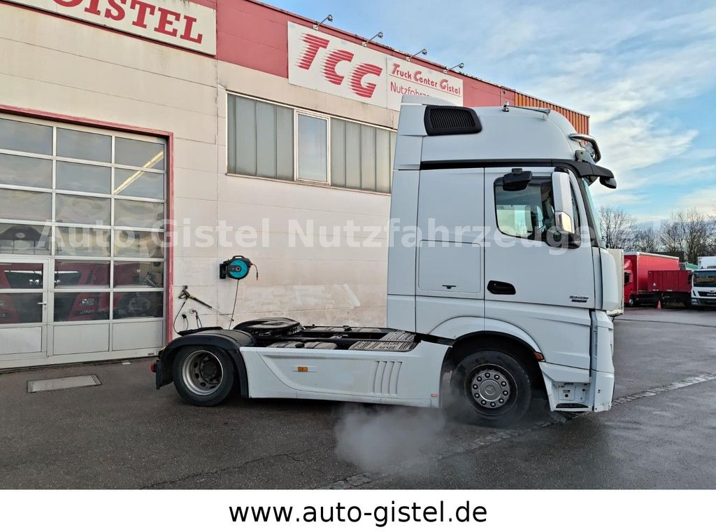 Mercedes-Benz Actros 1845 LS GigaSpace - Vetopöytäauto: kuva Mercedes-Benz Actros 1845 LS GigaSpace - Vetopöytäauto Mercedes-Benz Actros 1845 LS GigaSpace - Vetopöytäauto: kuva Mercedes-Benz Actros 1845 LS GigaSpace - Vetopöytäauto