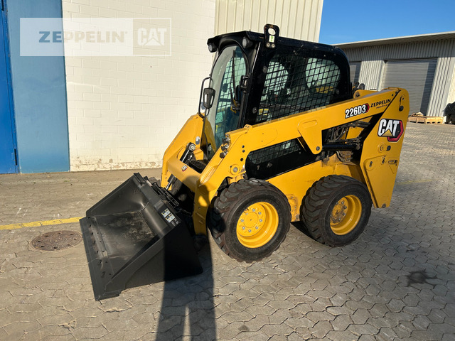 Cat 226D - Liukuohjattu kuormaaja: kuva Cat 226D - Liukuohjattu kuormaaja Cat 226D - Liukuohjattu kuormaaja: kuva Cat 226D - Liukuohjattu kuormaaja