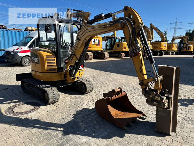 Cat 302.7D - Minikuormaaja: kuva Cat 302.7D - Minikuormaaja Cat 302.7D - Minikuormaaja: kuva Cat 302.7D - Minikuormaaja