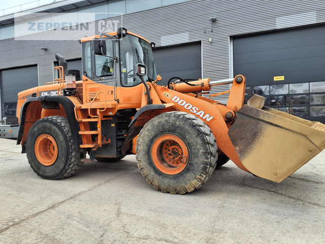 Doosan DL300 - Pyöräkuormaaja: kuva Doosan DL300 - Pyöräkuormaaja Doosan DL300 - Pyöräkuormaaja: kuva Doosan DL300 - Pyöräkuormaaja