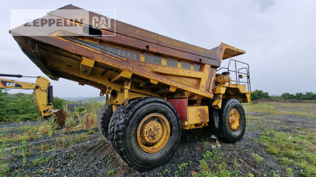 Komatsu HD325-6 - Maansiirtoauto: kuva Komatsu HD325-6 - Maansiirtoauto Komatsu HD325-6 - Maansiirtoauto: kuva Komatsu HD325-6 - Maansiirtoauto