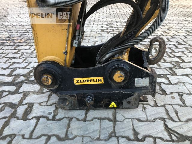 Oil-Quick OQ65 - Pikaliitin - Rakennuskoneet: kuva Oil-Quick OQ65 - Pikaliitin - Rakennuskoneet Oil-Quick OQ65 - Pikaliitin - Rakennuskoneet: kuva Oil-Quick OQ65 - Pikaliitin - Rakennuskoneet