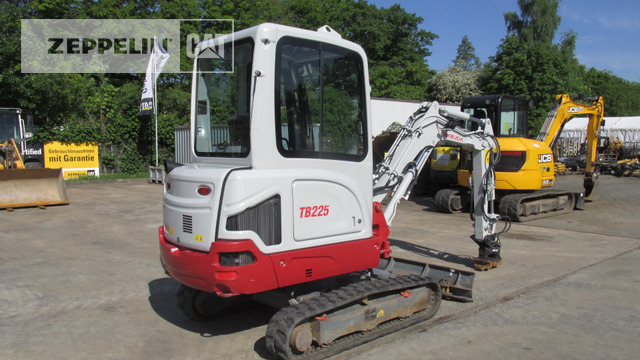 Takeuchi, Japan TB225 - Minikuormaaja: kuva Takeuchi, Japan TB225 - Minikuormaaja Takeuchi, Japan TB225 - Minikuormaaja: kuva Takeuchi, Japan TB225 - Minikuormaaja