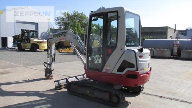 Takeuchi, Japan TB225 - Minikuormaaja: kuva Takeuchi, Japan TB225 - Minikuormaaja Takeuchi, Japan TB225 - Minikuormaaja: kuva Takeuchi, Japan TB225 - Minikuormaaja