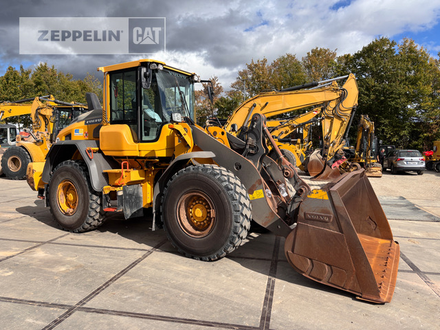 Volvo L90 - Pyöräkuormaaja: kuva Volvo L90 - Pyöräkuormaaja Volvo L90 - Pyöräkuormaaja: kuva Volvo L90 - Pyöräkuormaaja