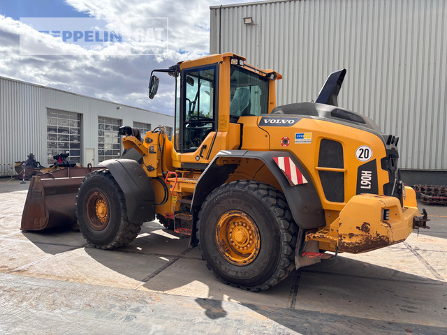 Volvo L90 - Pyöräkuormaaja: kuva Volvo L90 - Pyöräkuormaaja Volvo L90 - Pyöräkuormaaja: kuva Volvo L90 - Pyöräkuormaaja