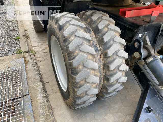 Pyöräalustainen kaivinkone Zeppelin ZM110: kuva Pyöräalustainen kaivinkone Zeppelin ZM110 Pyöräalustainen kaivinkone Zeppelin ZM110: kuva Pyöräalustainen kaivinkone Zeppelin ZM110