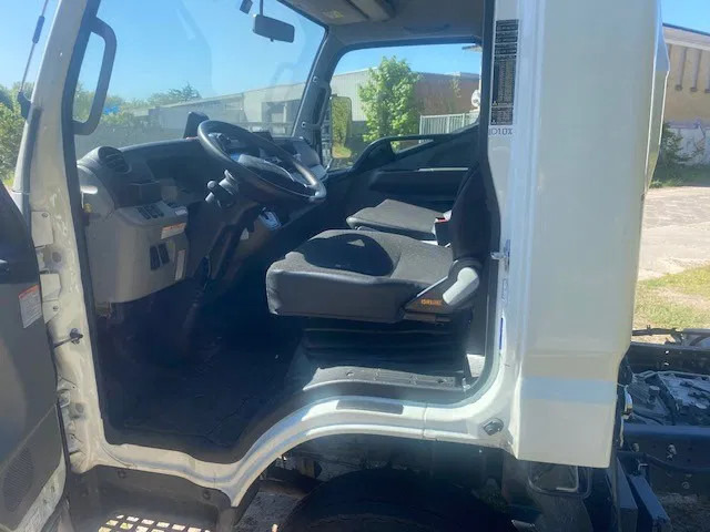 FUSO Canter 7 C 18 chassis cabine automaat , euro 6 , geschikt voor 4 mtr opbouw. - Kuorma-auto alusta: kuva FUSO Canter 7 C 18 chassis cabine automaat , euro 6 , geschikt voor 4 mtr opbouw. - Kuorma-auto alusta FUSO Canter 7 C 18 chassis cabine automaat , euro 6 , geschikt voor 4 mtr opbouw. - Kuorma-auto alusta: kuva FUSO Canter 7 C 18 chassis cabine automaat , euro 6 , geschikt voor 4 mtr opbouw. - Kuorma-auto alusta