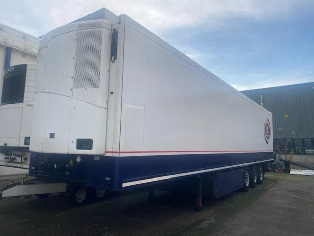 Krone koelvries met TK en onderschuifklep , aslift, - Refrigeraattori puoliperävaunu: kuva Krone koelvries met TK en onderschuifklep , aslift, - Refrigeraattori puoliperävaunu Krone koelvries met TK en onderschuifklep , aslift, - Refrigeraattori puoliperävaunu: kuva Krone koelvries met TK en onderschuifklep , aslift, - Refrigeraattori puoliperävaunu