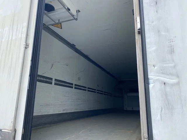 Schmitz Cargobull SCB 53B koelvries met carrier vector 1950MT 2 temp en tussenwand, - Refrigeraattori puoliperävaunu: kuva Schmitz Cargobull SCB 53B koelvries met carrier vector 1950MT 2 temp en tussenwand, - Refrigeraattori puoliperävaunu Schmitz Cargobull SCB 53B koelvries met carrier vector 1950MT 2 temp en tussenwand, - Refrigeraattori puoliperävaunu: kuva Schmitz Cargobull SCB 53B koelvries met carrier vector 1950MT 2 temp en tussenwand, - Refrigeraattori puoliperävaunu