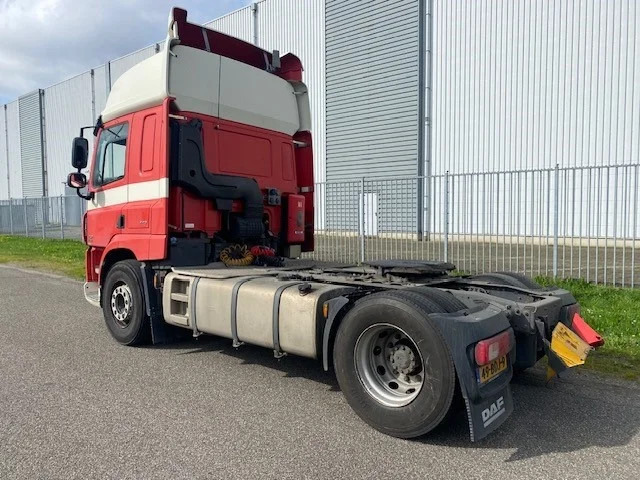DAF CF 370 spacecab skylights - Vetopöytäauto: kuva DAF CF 370 spacecab skylights - Vetopöytäauto DAF CF 370 spacecab skylights - Vetopöytäauto: kuva DAF CF 370 spacecab skylights - Vetopöytäauto