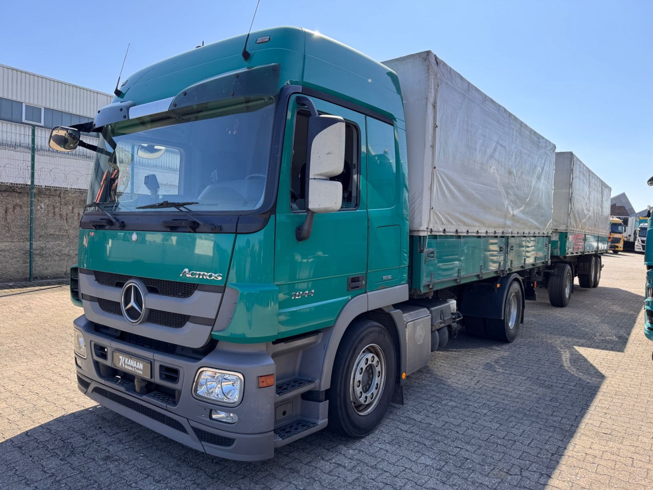 Mercedes-Benz 1844 Actros MP3 3-SeitenKipper Getreide Pritsche - Kippiauto kuorma-auto: kuva Mercedes-Benz 1844 Actros MP3 3-SeitenKipper Getreide Pritsche - Kippiauto kuorma-auto Mercedes-Benz 1844 Actros MP3 3-SeitenKipper Getreide Pritsche - Kippiauto kuorma-auto: kuva Mercedes-Benz 1844 Actros MP3 3-SeitenKipper Getreide Pritsche - Kippiauto kuorma-auto