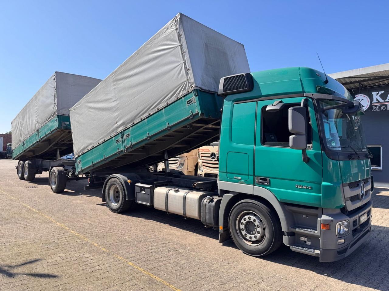 Mercedes-Benz 1844 Actros MP3 3-SeitenKipper Getreide Pritsche - Kippiauto kuorma-auto: kuva Mercedes-Benz 1844 Actros MP3 3-SeitenKipper Getreide Pritsche - Kippiauto kuorma-auto Mercedes-Benz 1844 Actros MP3 3-SeitenKipper Getreide Pritsche - Kippiauto kuorma-auto: kuva Mercedes-Benz 1844 Actros MP3 3-SeitenKipper Getreide Pritsche - Kippiauto kuorma-auto