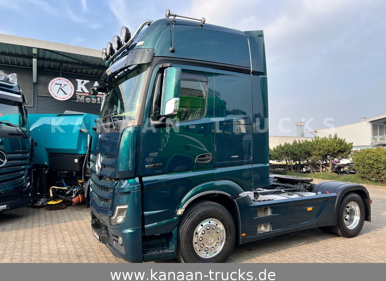 Mercedes-Benz 1858 LS Actros 5 GigaSpace leder Xenon 1860 1863 - Vetopöytäauto: kuva Mercedes-Benz 1858 LS Actros 5 GigaSpace leder Xenon 1860 1863 - Vetopöytäauto Mercedes-Benz 1858 LS Actros 5 GigaSpace leder Xenon 1860 1863 - Vetopöytäauto: kuva Mercedes-Benz 1858 LS Actros 5 GigaSpace leder Xenon 1860 1863 - Vetopöytäauto