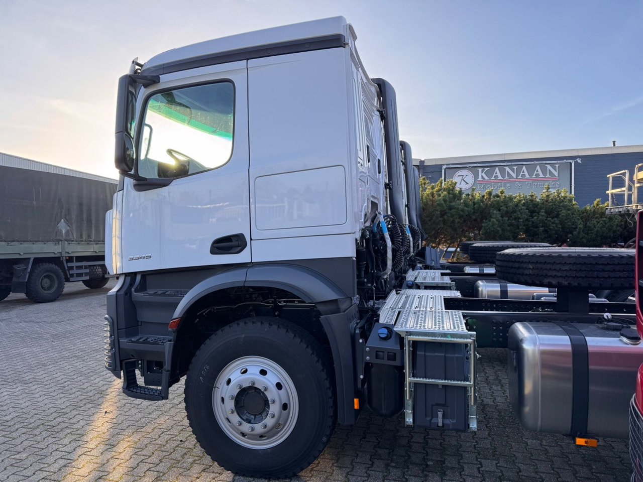 Mercedes-Benz 3345 S 6x4 Actros Manual Gear HeavyDuty NEW - Vetopöytäauto: kuva Mercedes-Benz 3345 S 6x4 Actros Manual Gear HeavyDuty NEW - Vetopöytäauto Mercedes-Benz 3345 S 6x4 Actros Manual Gear HeavyDuty NEW - Vetopöytäauto: kuva Mercedes-Benz 3345 S 6x4 Actros Manual Gear HeavyDuty NEW - Vetopöytäauto