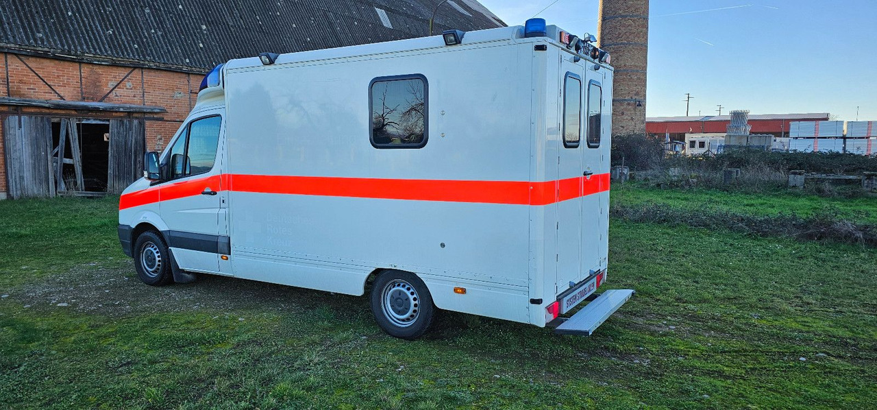 Volkswagen Crafter ELW Rettungswagen Camper Van - Ambulanssi: kuva Volkswagen Crafter ELW Rettungswagen Camper Van - Ambulanssi Volkswagen Crafter ELW Rettungswagen Camper Van - Ambulanssi: kuva Volkswagen Crafter ELW Rettungswagen Camper Van - Ambulanssi