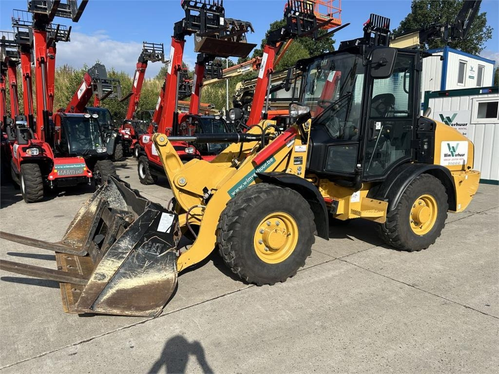 CAT 906 (9145) - Pienkuormaaja: kuva CAT 906 (9145) - Pienkuormaaja CAT 906 (9145) - Pienkuormaaja: kuva CAT 906 (9145) - Pienkuormaaja