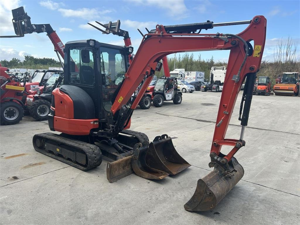 Kubota U36-4 (7398) - Minikuormaaja: kuva Kubota U36-4 (7398) - Minikuormaaja Kubota U36-4 (7398) - Minikuormaaja: kuva Kubota U36-4 (7398) - Minikuormaaja