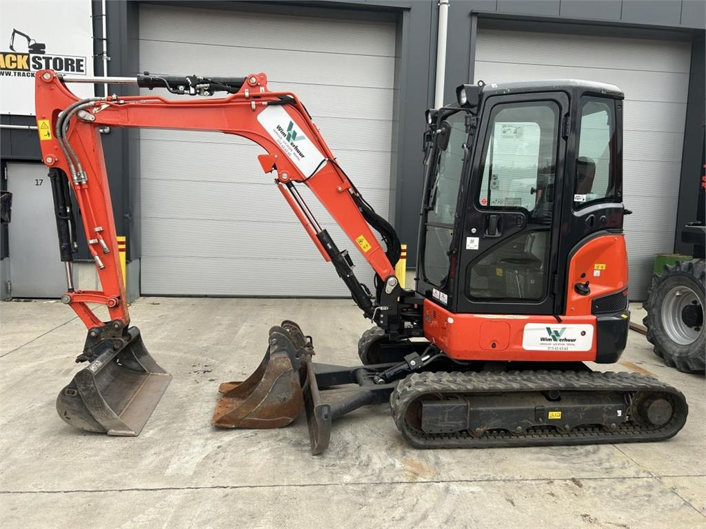 Kubota U36-4 (8598) - Minikuormaaja: kuva Kubota U36-4 (8598) - Minikuormaaja Kubota U36-4 (8598) - Minikuormaaja: kuva Kubota U36-4 (8598) - Minikuormaaja