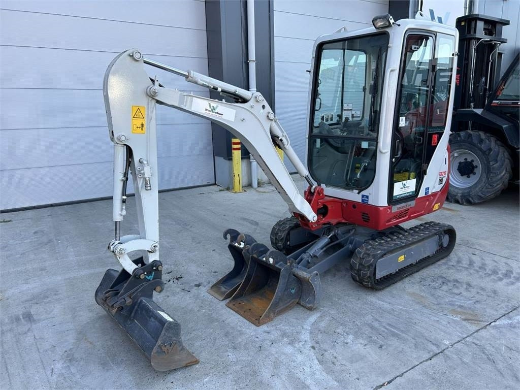 Takeuchi TB216 (11387) - Minikuormaaja: kuva Takeuchi TB216 (11387) - Minikuormaaja Takeuchi TB216 (11387) - Minikuormaaja: kuva Takeuchi TB216 (11387) - Minikuormaaja