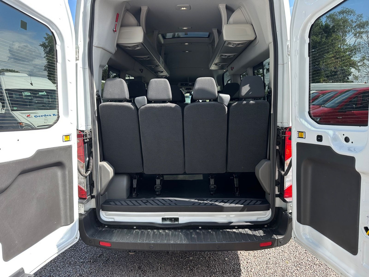Ford Transit (Klima*PDC Vo+Hi*18 Sitze) - Minibussi, Pikkubussi: kuva Ford Transit (Klima*PDC Vo+Hi*18 Sitze) - Minibussi, Pikkubussi Ford Transit (Klima*PDC Vo+Hi*18 Sitze) - Minibussi, Pikkubussi: kuva Ford Transit (Klima*PDC Vo+Hi*18 Sitze) - Minibussi, Pikkubussi