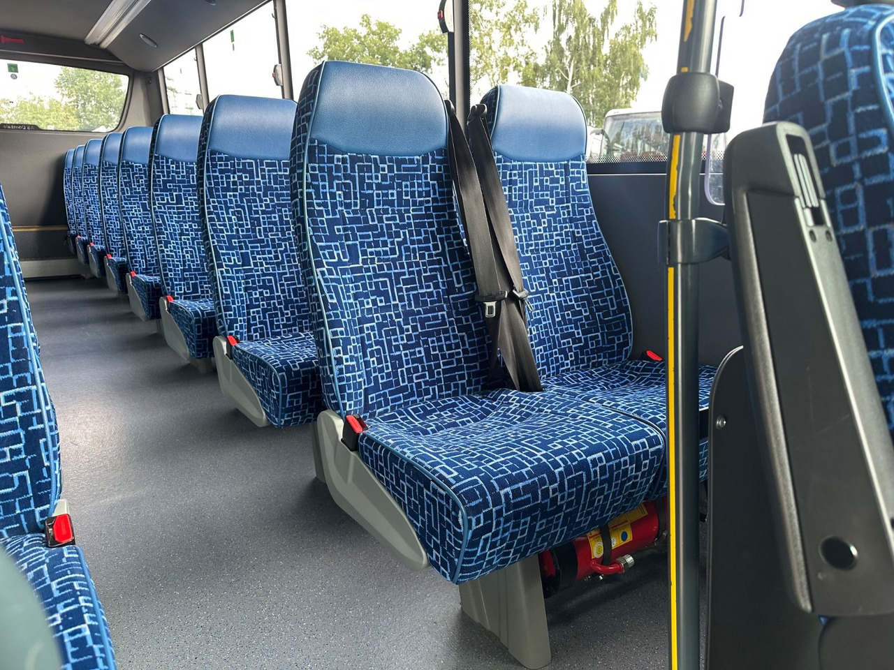 Iveco Rapido 70C18 (wenig Km*7.2t*33 Sitze) Rosero - Minibussi, Pikkubussi: kuva Iveco Rapido 70C18 (wenig Km*7.2t*33 Sitze) Rosero - Minibussi, Pikkubussi Iveco Rapido 70C18 (wenig Km*7.2t*33 Sitze) Rosero - Minibussi, Pikkubussi: kuva Iveco Rapido 70C18 (wenig Km*7.2t*33 Sitze) Rosero - Minibussi, Pikkubussi