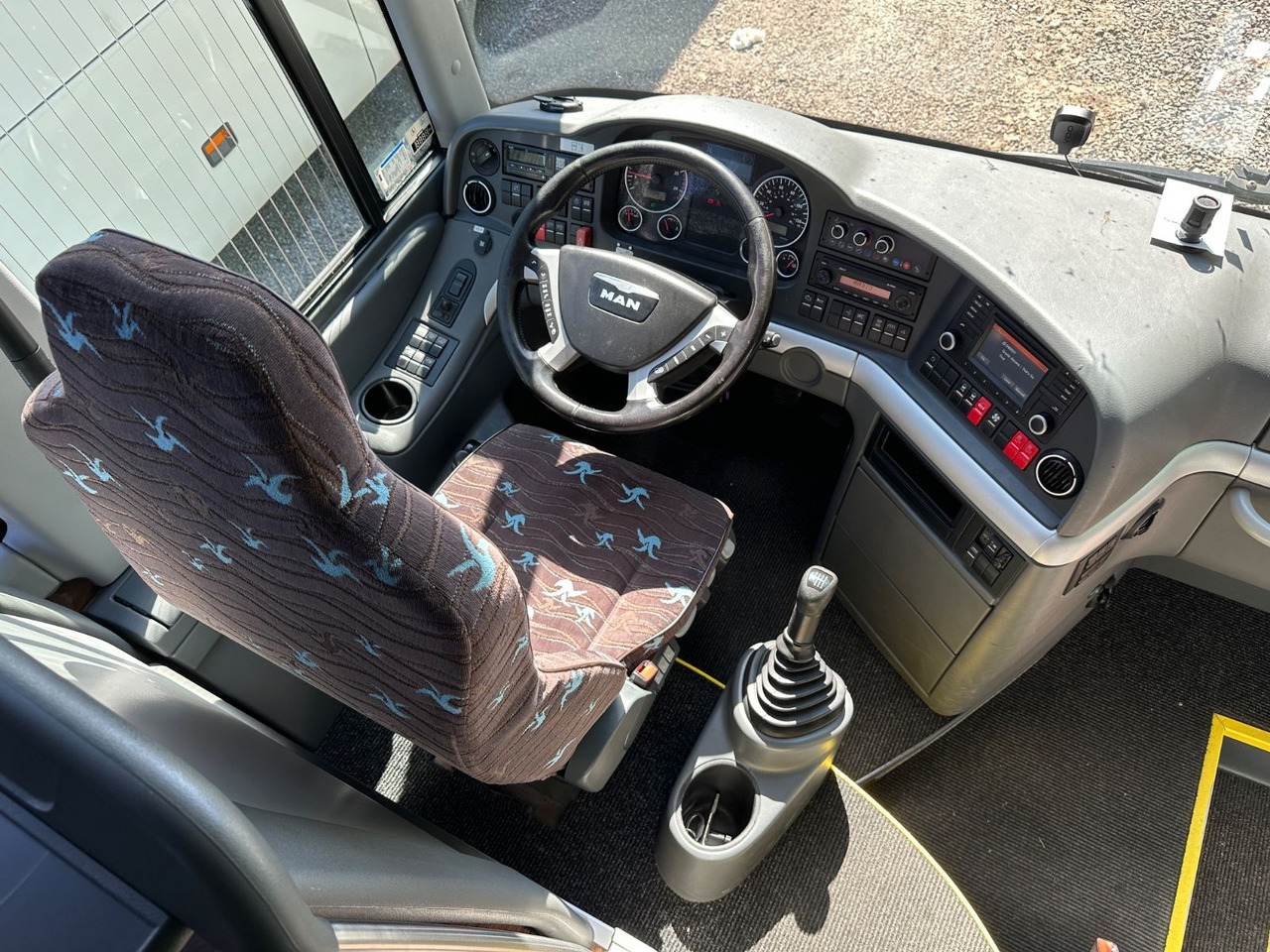 MAN R08 Lions Coach L (60 Sitze*Schalt) - Turistibussi: kuva MAN R08 Lions Coach L (60 Sitze*Schalt) - Turistibussi MAN R08 Lions Coach L (60 Sitze*Schalt) - Turistibussi: kuva MAN R08 Lions Coach L (60 Sitze*Schalt) - Turistibussi