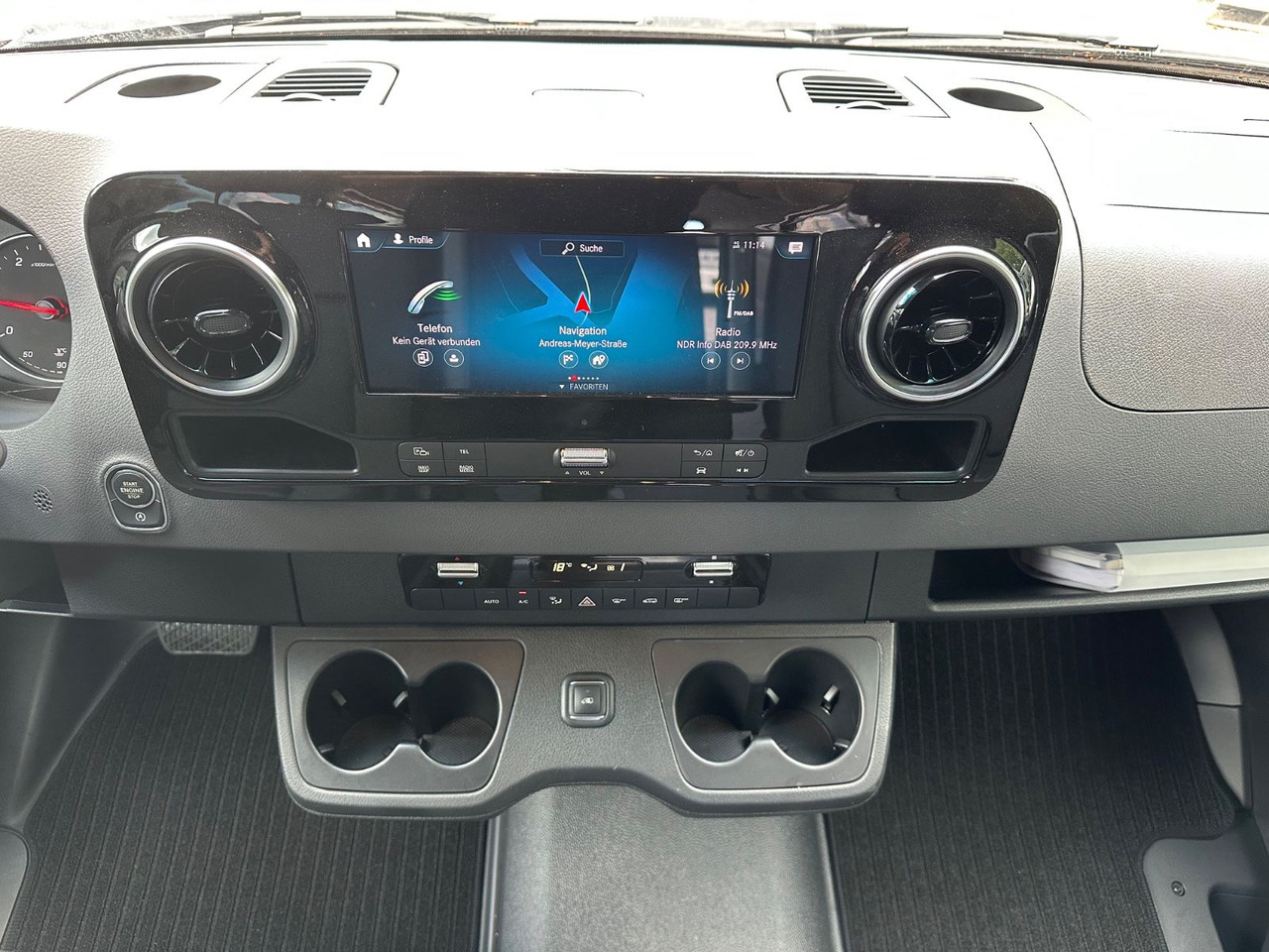 Minibussi, Pikkubussi Mercedes-Benz Sprinter 519 CDi 4x4 H+L 360° Cam.*Navi*253.4 Km: kuva Minibussi, Pikkubussi Mercedes-Benz Sprinter 519 CDi 4x4 H+L 360° Cam.*Navi*253.4 Km