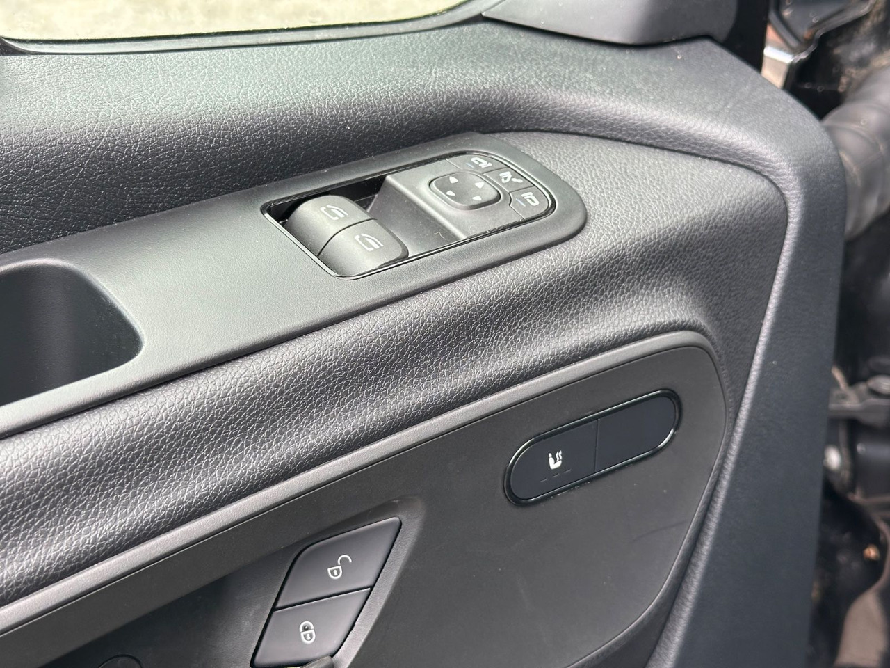 Minibussi, Pikkubussi Mercedes-Benz Sprinter 519 CDi 4x4 H+L 360° Cam.*Navi*253.4 Km: kuva Minibussi, Pikkubussi Mercedes-Benz Sprinter 519 CDi 4x4 H+L 360° Cam.*Navi*253.4 Km