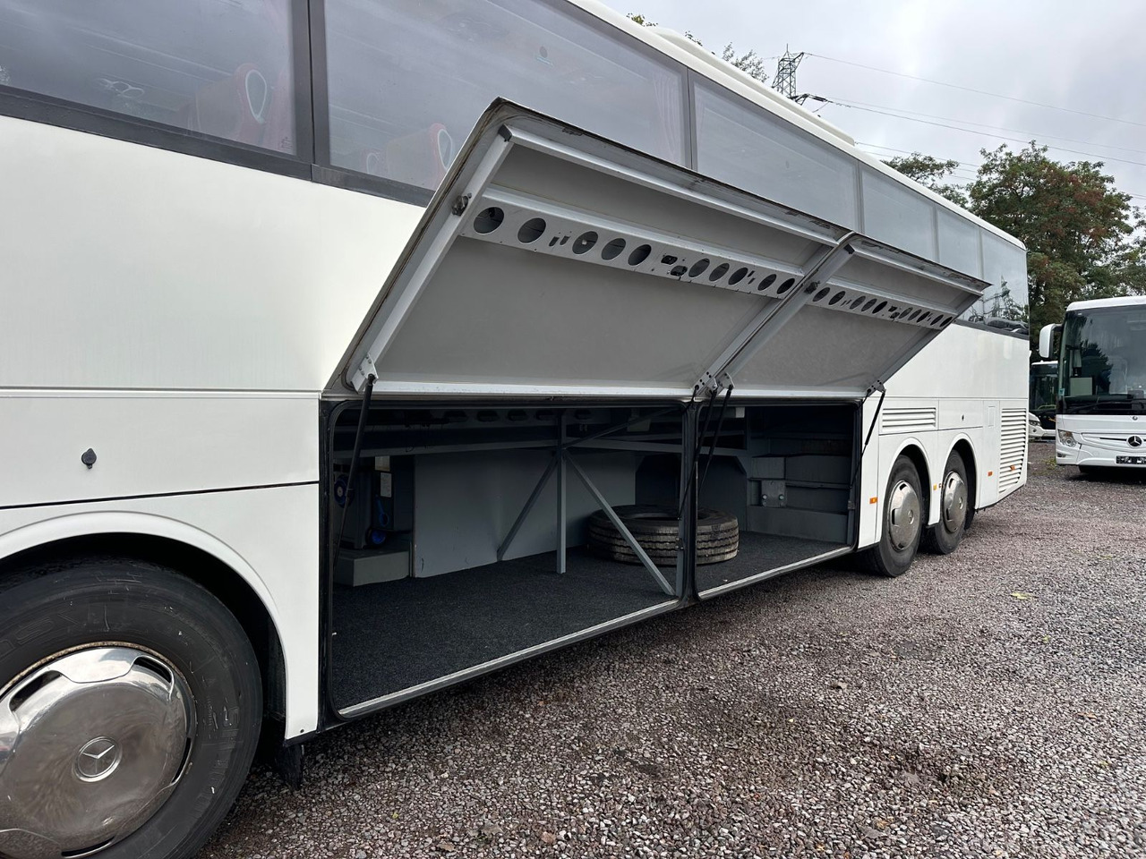 Mercedes-Benz Tourismo O350 16 RHD-M (56 Sitze*DE*TOP) - Turistibussi: kuva Mercedes-Benz Tourismo O350 16 RHD-M (56 Sitze*DE*TOP) - Turistibussi Mercedes-Benz Tourismo O350 16 RHD-M (56 Sitze*DE*TOP) - Turistibussi: kuva Mercedes-Benz Tourismo O350 16 RHD-M (56 Sitze*DE*TOP) - Turistibussi