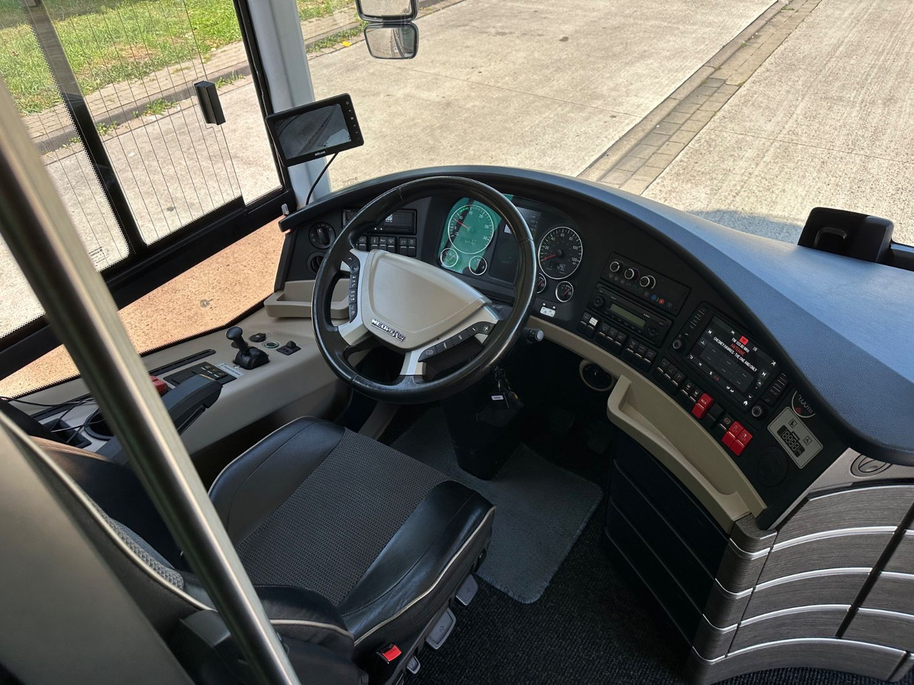 Neoplan P06 Skyliner L (83 Sitze*TOP*Motor Neu*Panorama) - Kaksikerroksinen linja: kuva Neoplan P06 Skyliner L (83 Sitze*TOP*Motor Neu*Panorama) - Kaksikerroksinen linja Neoplan P06 Skyliner L (83 Sitze*TOP*Motor Neu*Panorama) - Kaksikerroksinen linja: kuva Neoplan P06 Skyliner L (83 Sitze*TOP*Motor Neu*Panorama) - Kaksikerroksinen linja