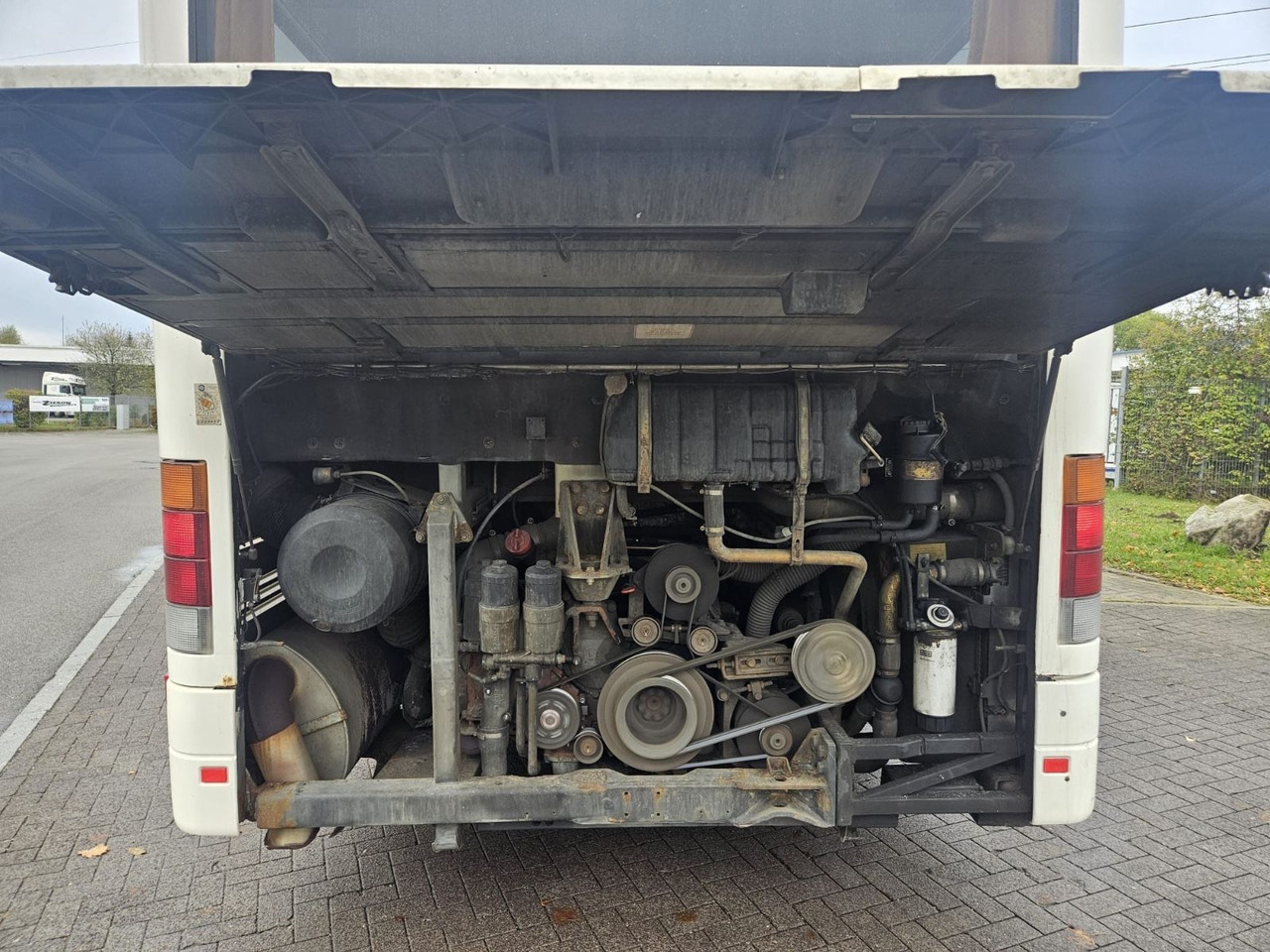 Setra S 317 UL (66 Sitze*Schalt*TOP) - Esikaupunkien linja: kuva  Setra S 317 UL (66 Sitze*Schalt*TOP) - Esikaupunkien linja Setra S 317 UL (66 Sitze*Schalt*TOP) - Esikaupunkien linja: kuva  Setra S 317 UL (66 Sitze*Schalt*TOP) - Esikaupunkien linja