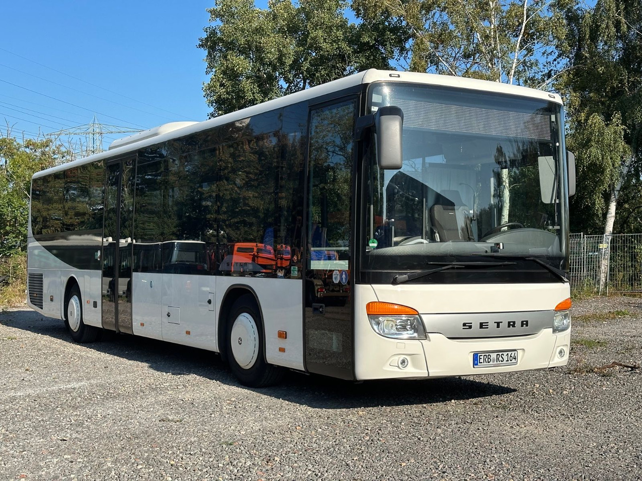 Setra S 415 LE Business (374 tKm*TOP) - Linja-auto: kuva Setra S 415 LE Business (374 tKm*TOP) - Linja-auto Setra S 415 LE Business (374 tKm*TOP) - Linja-auto: kuva Setra S 415 LE Business (374 tKm*TOP) - Linja-auto