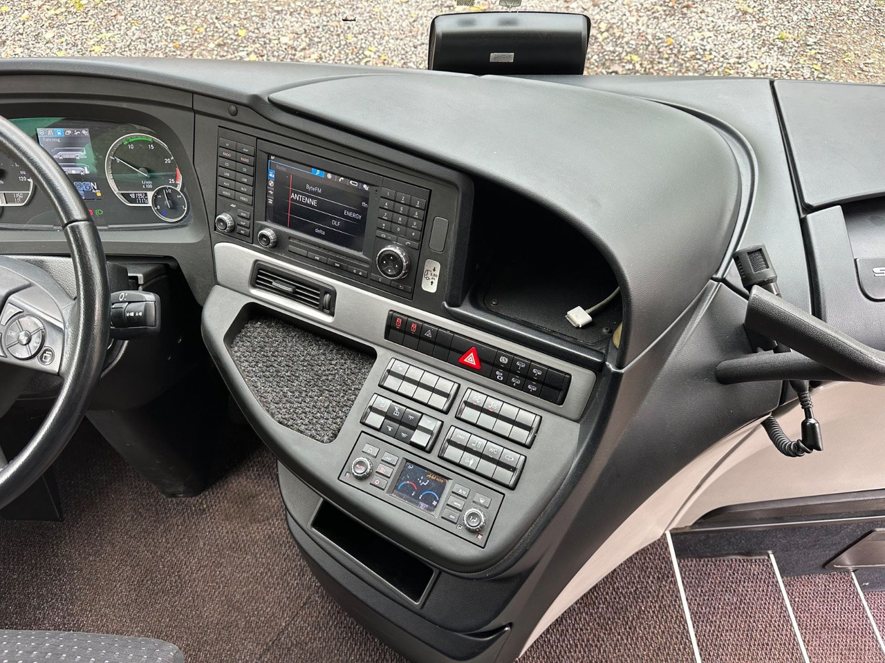 Turistibussi Setra S 511 HD (Küche*WC*DE-Bus*38 Sitze): kuva Turistibussi Setra S 511 HD (Küche*WC*DE-Bus*38 Sitze)