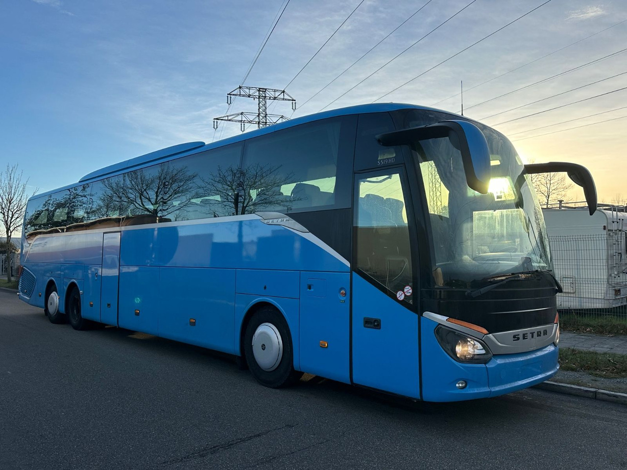 Setra S 519 HD (67 Sitze*TOP) - Turistibussi: kuva Setra S 519 HD (67 Sitze*TOP) - Turistibussi Setra S 519 HD (67 Sitze*TOP) - Turistibussi: kuva Setra S 519 HD (67 Sitze*TOP) - Turistibussi