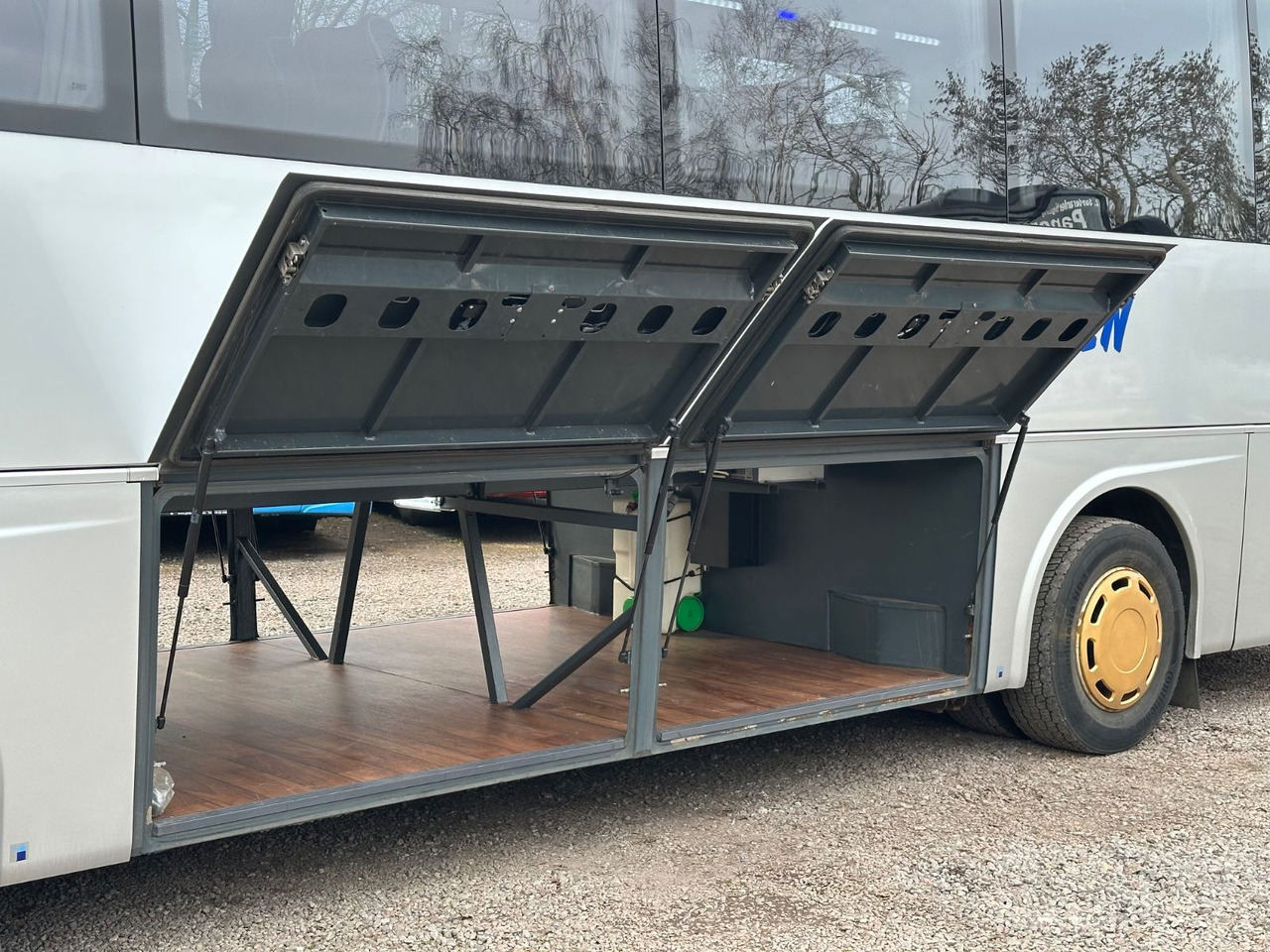 Temsa MD9 C (wenig Km*34 Sitze) - Turistibussi: kuva Temsa MD9 C (wenig Km*34 Sitze) - Turistibussi Temsa MD9 C (wenig Km*34 Sitze) - Turistibussi: kuva Temsa MD9 C (wenig Km*34 Sitze) - Turistibussi