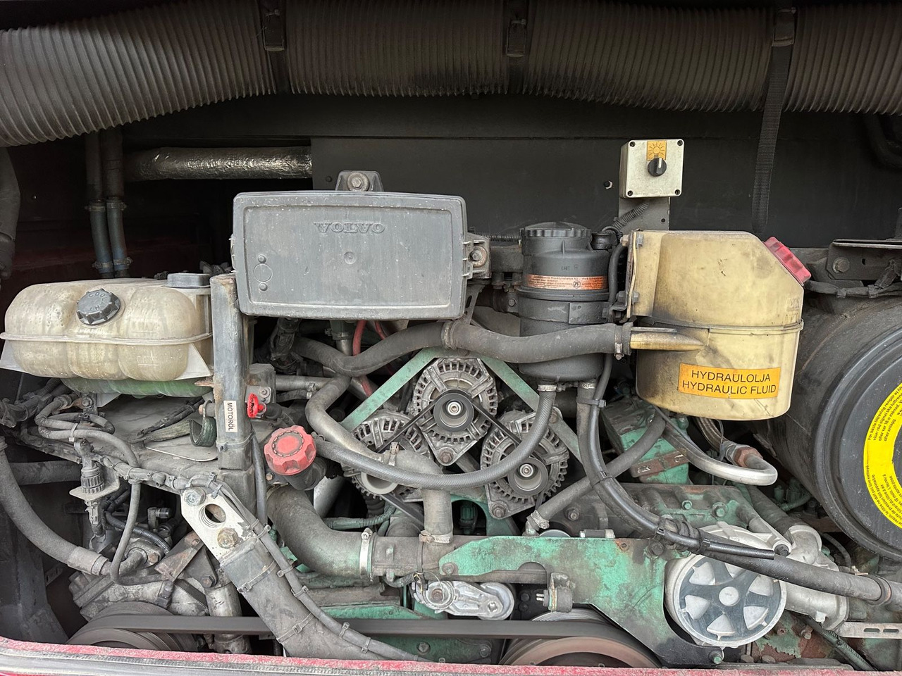 Volvo 9900 HD 6x2 (9700*415 HD*Tourismo RHD) - Turistibussi: kuva Volvo 9900 HD 6x2 (9700*415 HD*Tourismo RHD) - Turistibussi Volvo 9900 HD 6x2 (9700*415 HD*Tourismo RHD) - Turistibussi: kuva Volvo 9900 HD 6x2 (9700*415 HD*Tourismo RHD) - Turistibussi